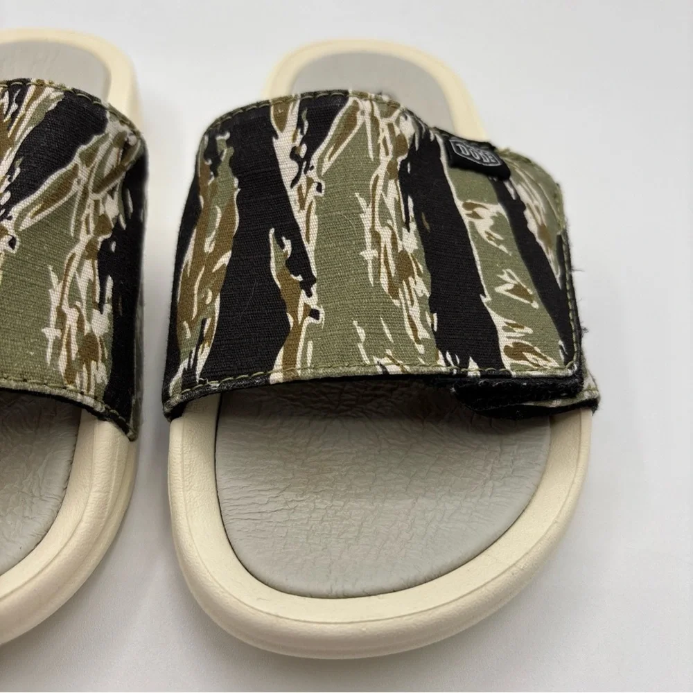 Hey Dude Boys Phoenix Youth Camo Tiger Stripe Size K11 Slides/Sandals